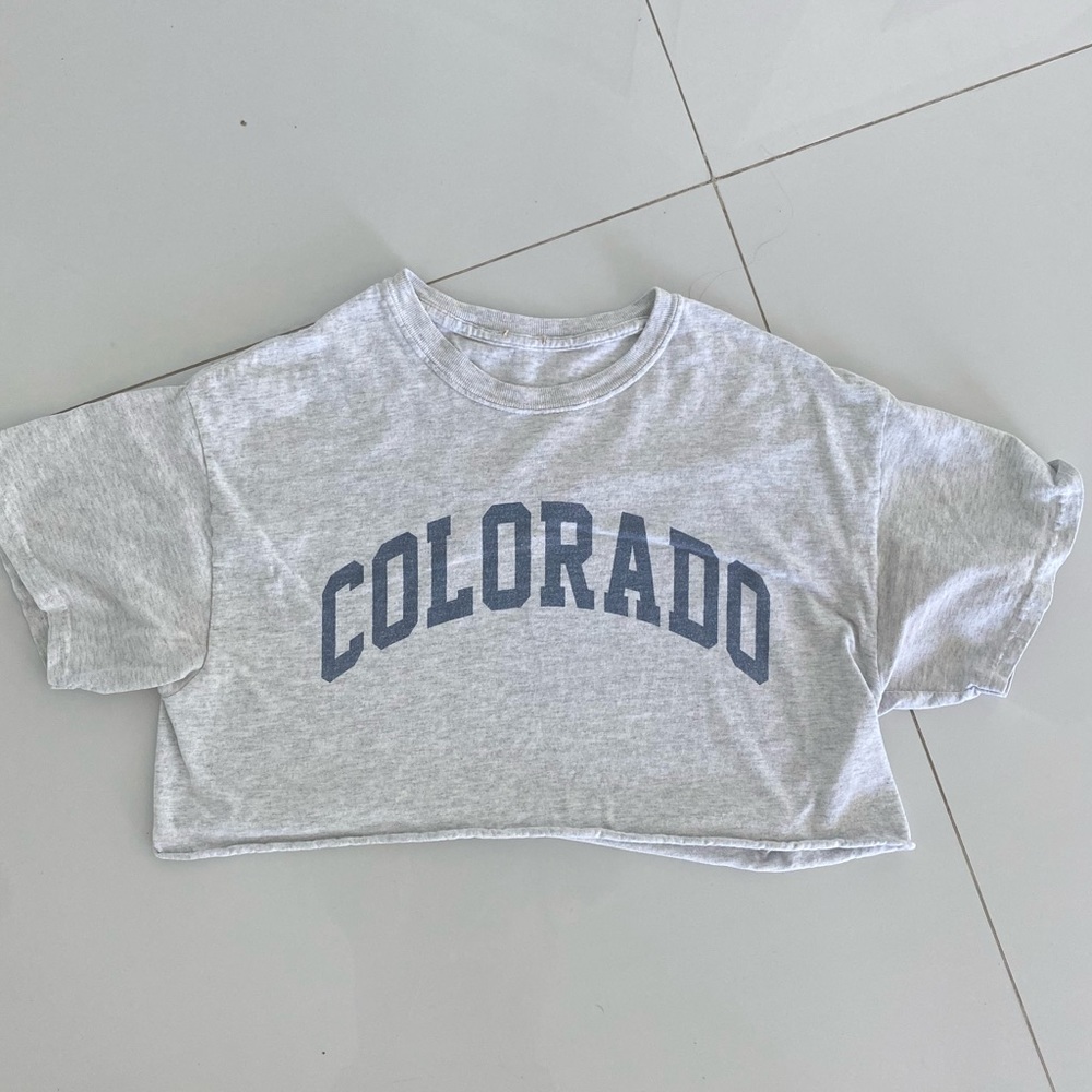 Cropped tee